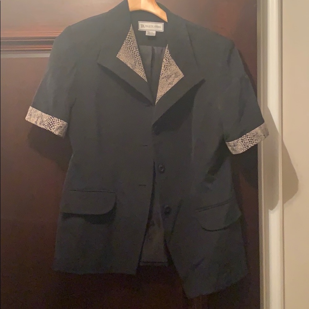 Short sleeve dress shirt